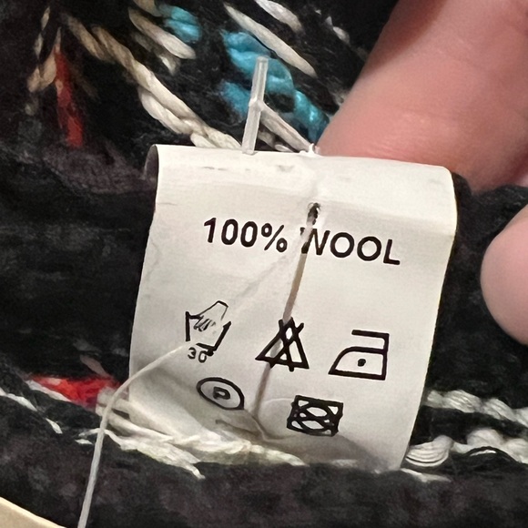 BH CRAFTS Slipper Socks that travel the globe -   Buy with Purpose - Picture 6 of 8